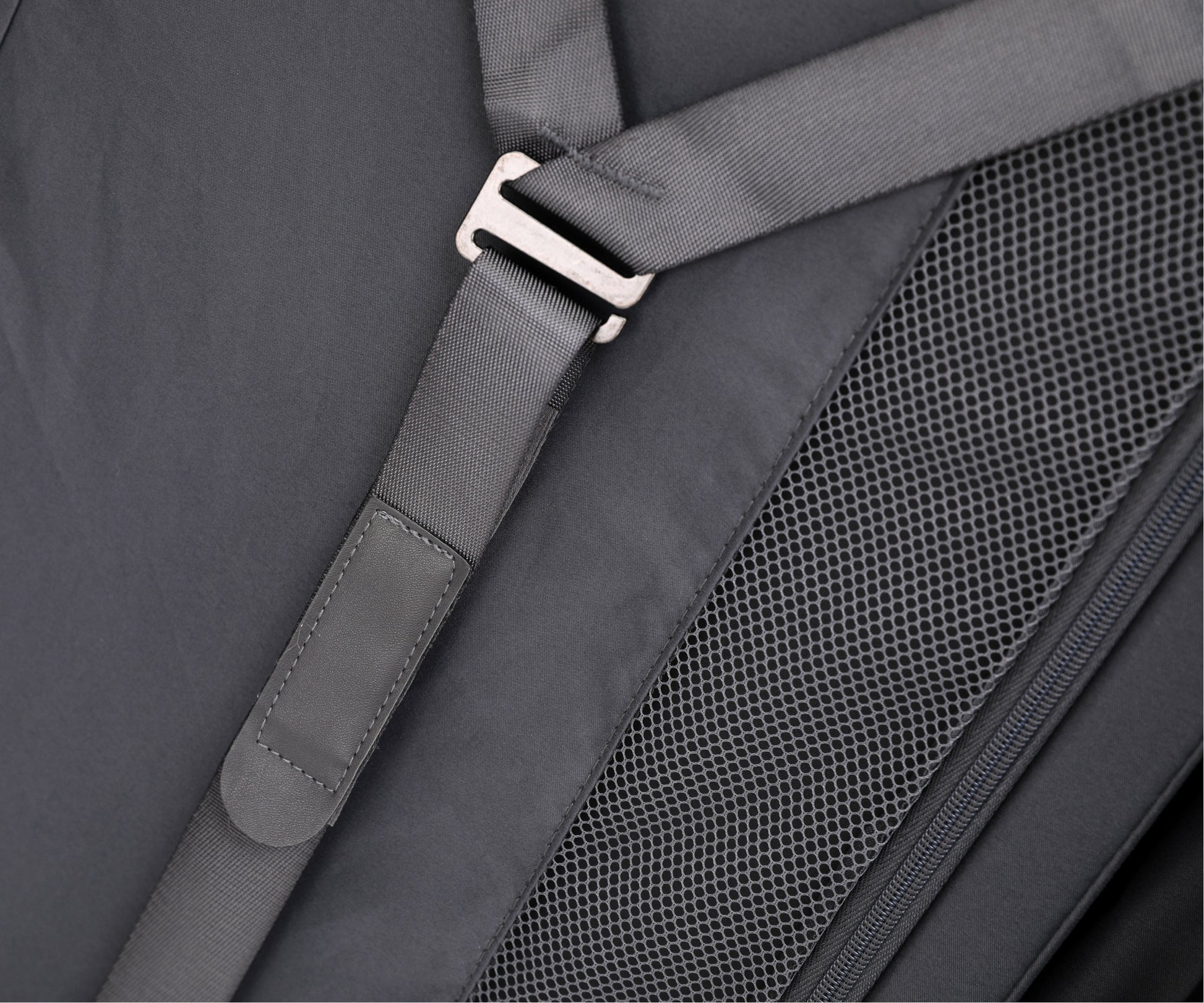 28” Aluminum Luggage - The Essential