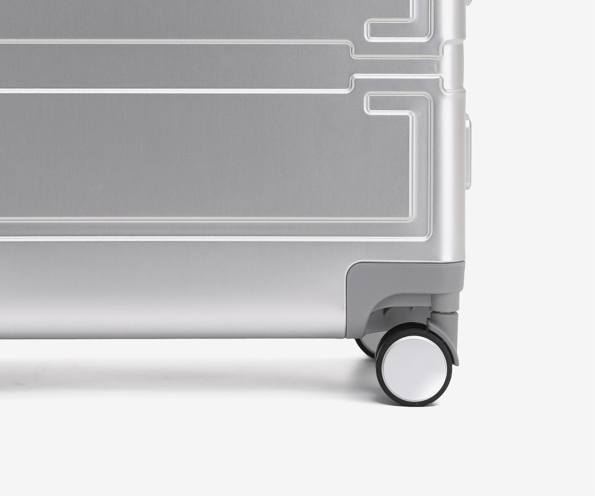 24” Aluminum Luggage - The Essential