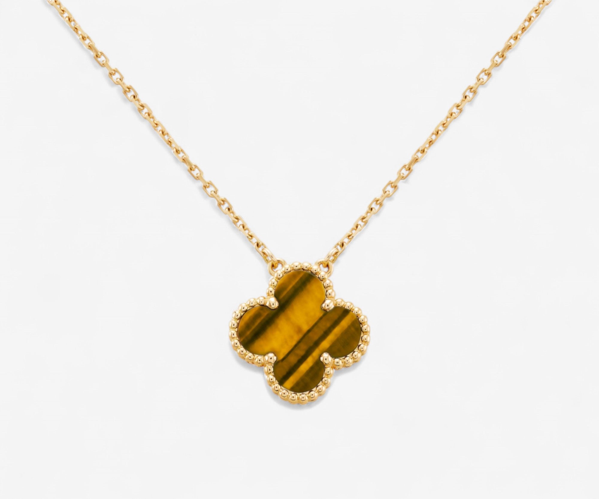 Clover Pendant Necklace - The Essential 
