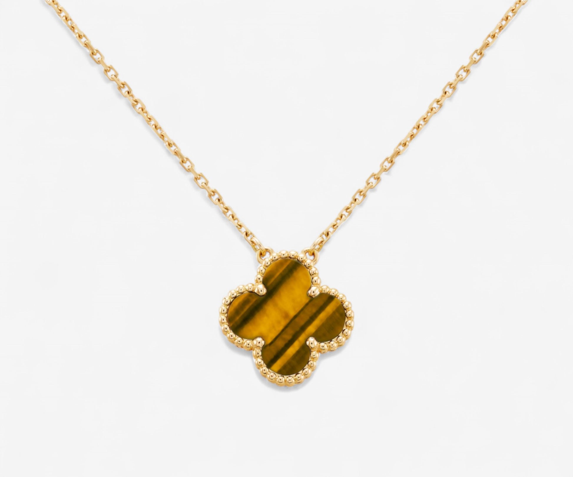 Clover Pendant Necklace - The Essential 