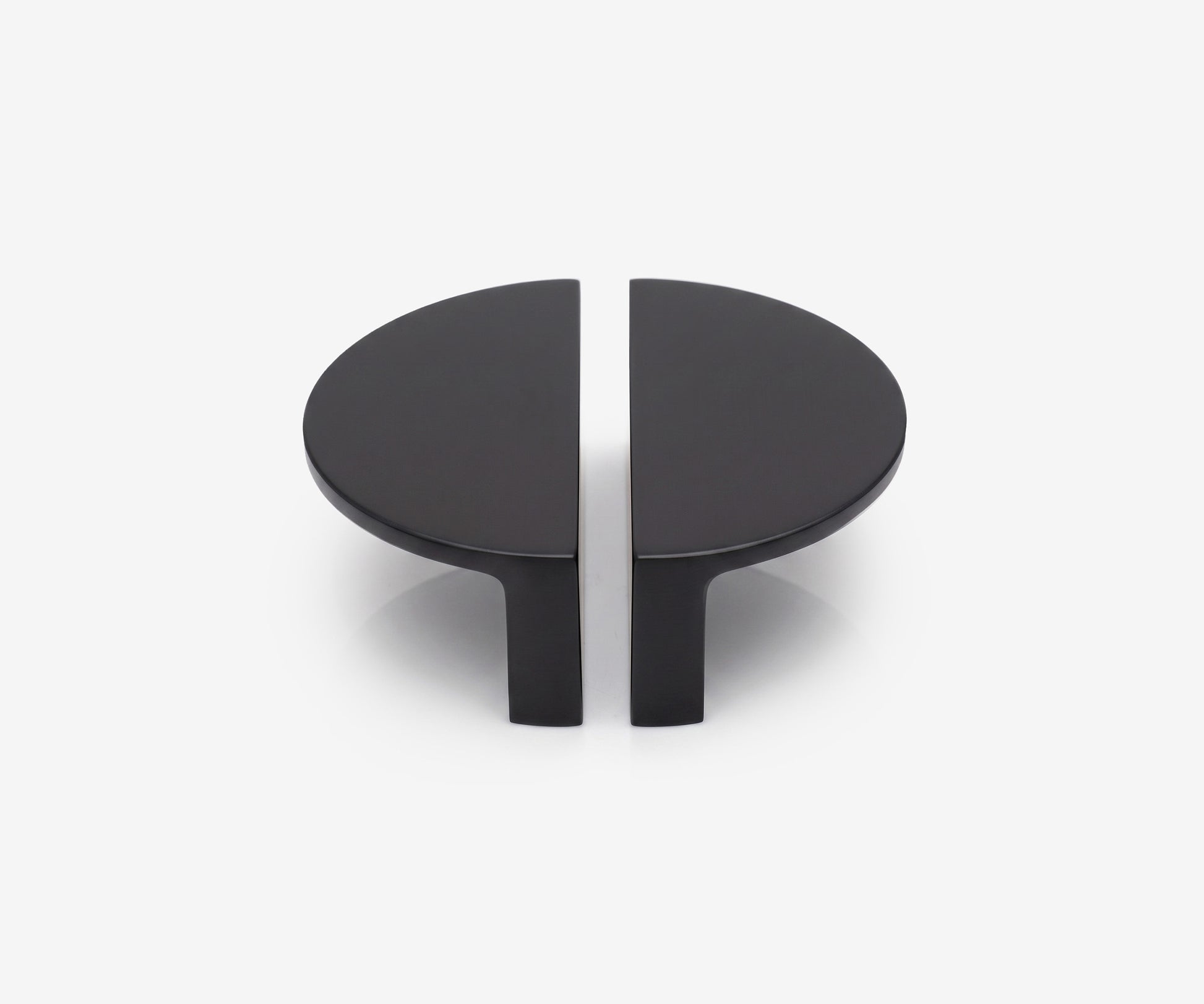 Tonda Half-Moon Pull