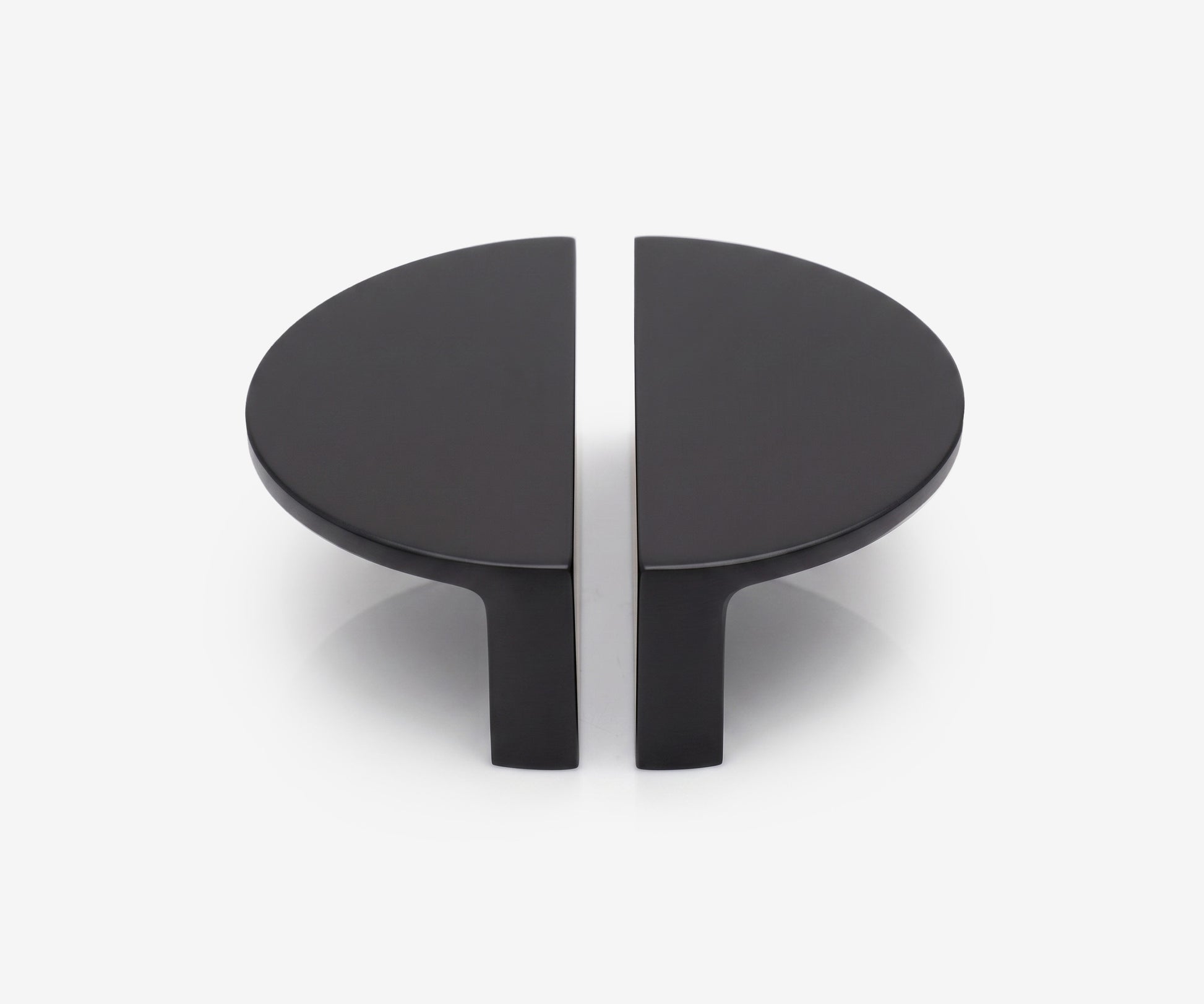 Tonda Half-Moon Pull