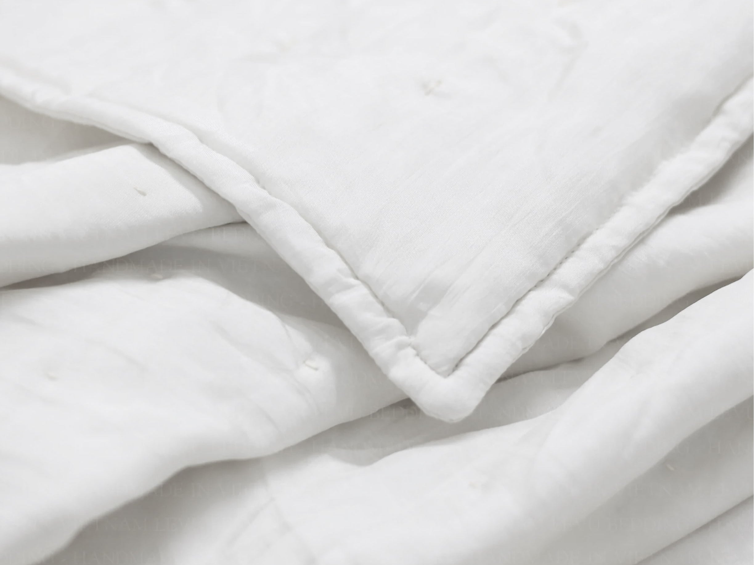 Vietnamese Silk Comforter - The Essential 