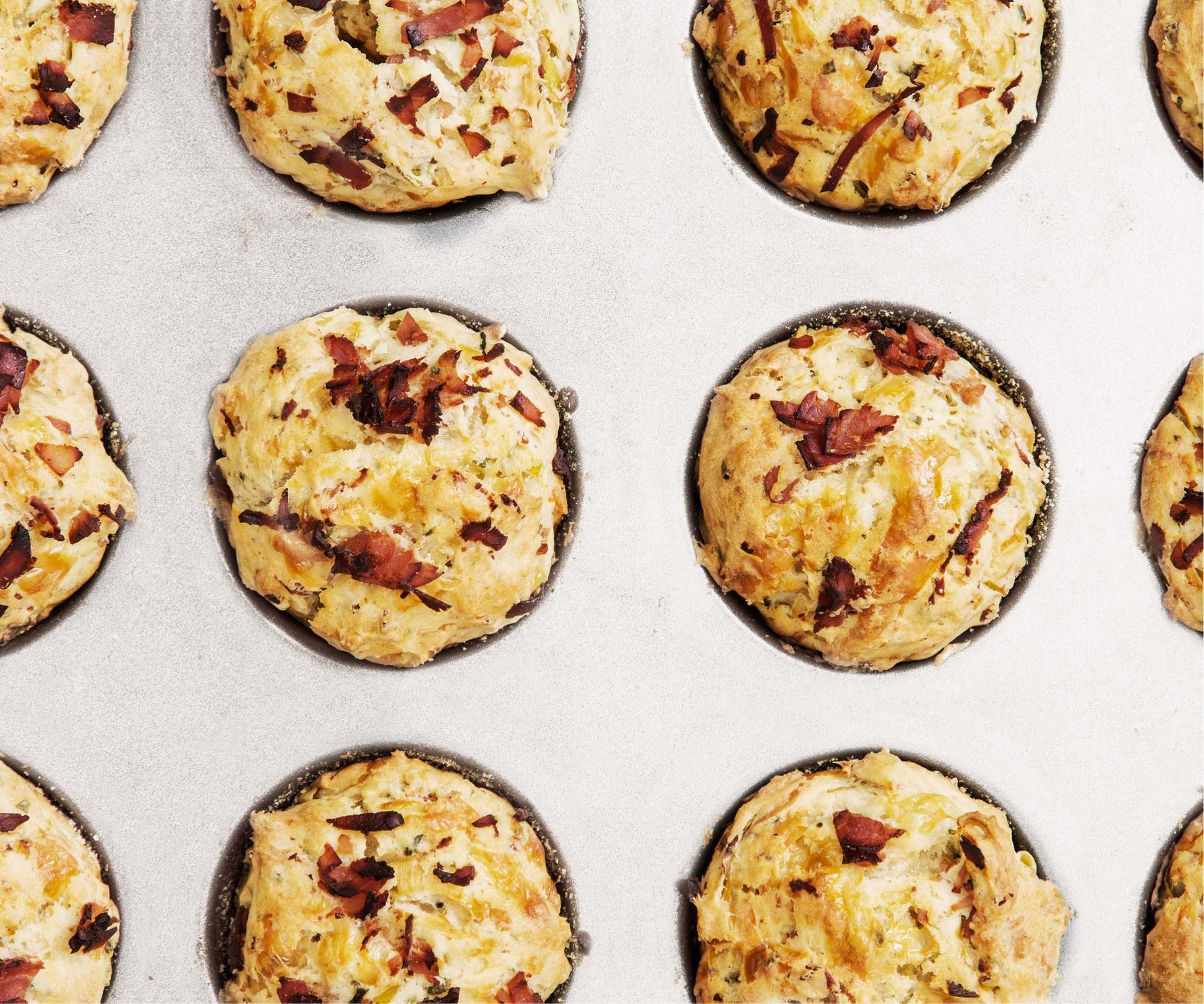 Ceramic Muffin Pan - The Essential 